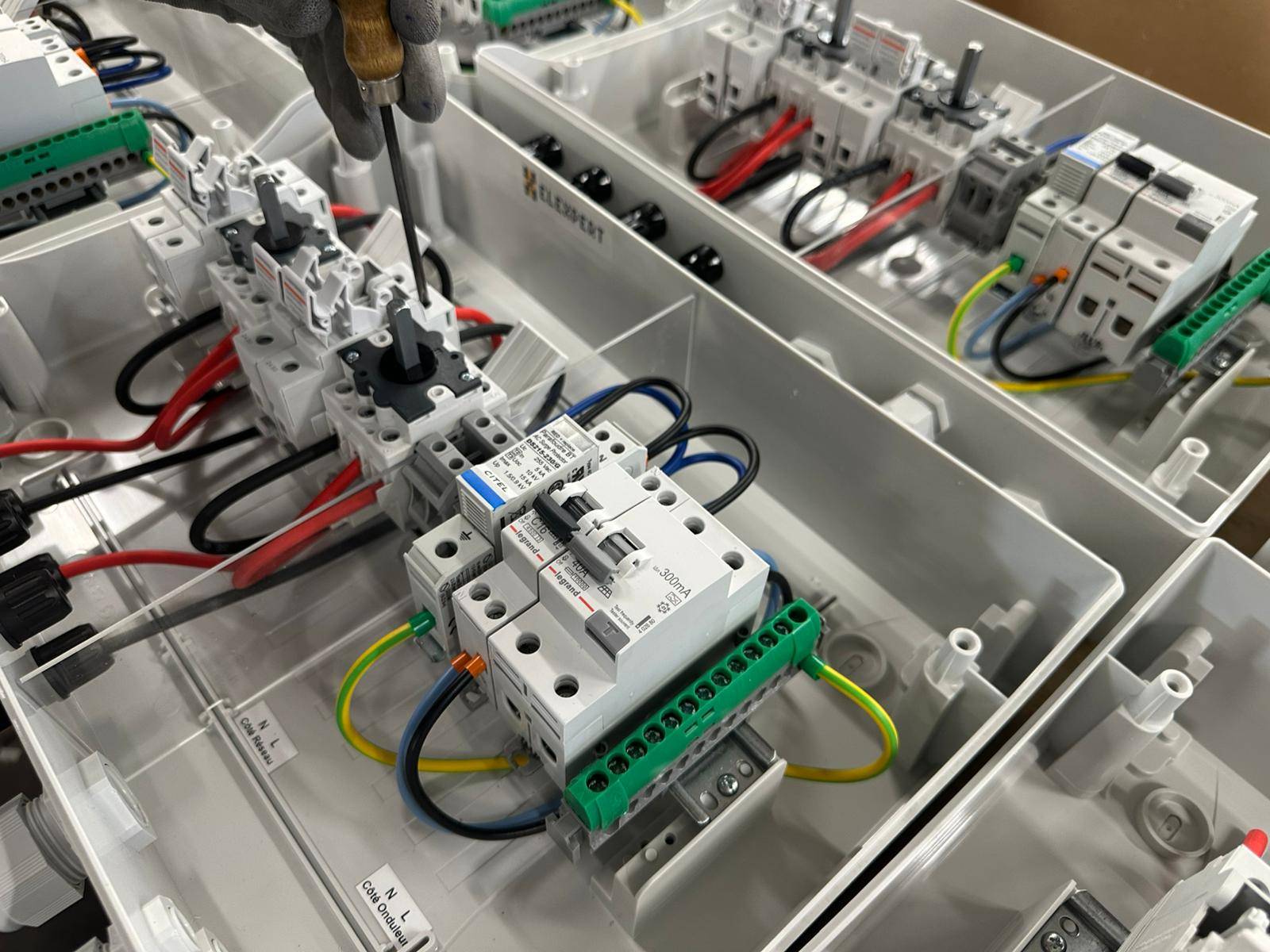 Coffret AC-DC Elexpert Saint-Andiol Bouches-du-Rhône